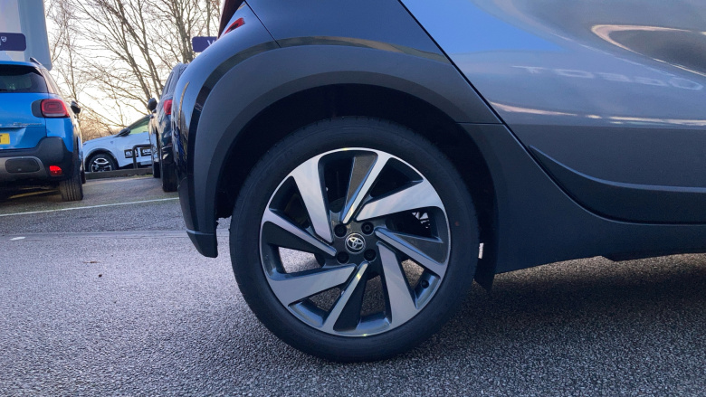 Toyota Aygo X 1.0 VVT-i Edge 5dr Petrol Hatchback